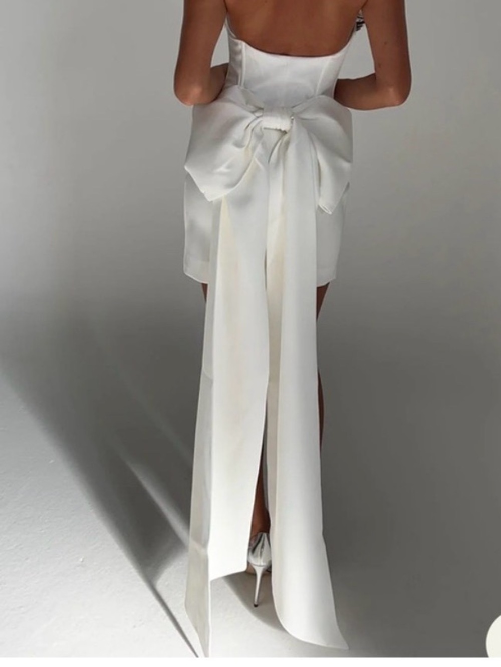 MESHKI Meredith White Bow-Back Mini Dress